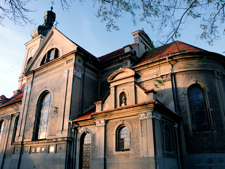 Bok parafii pod wezwaniem Świętego Rocha w Wieszczyczynie