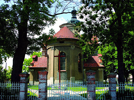 Tył parafii pod wezwaniem Świętego Rocha w Wieszczyczynie