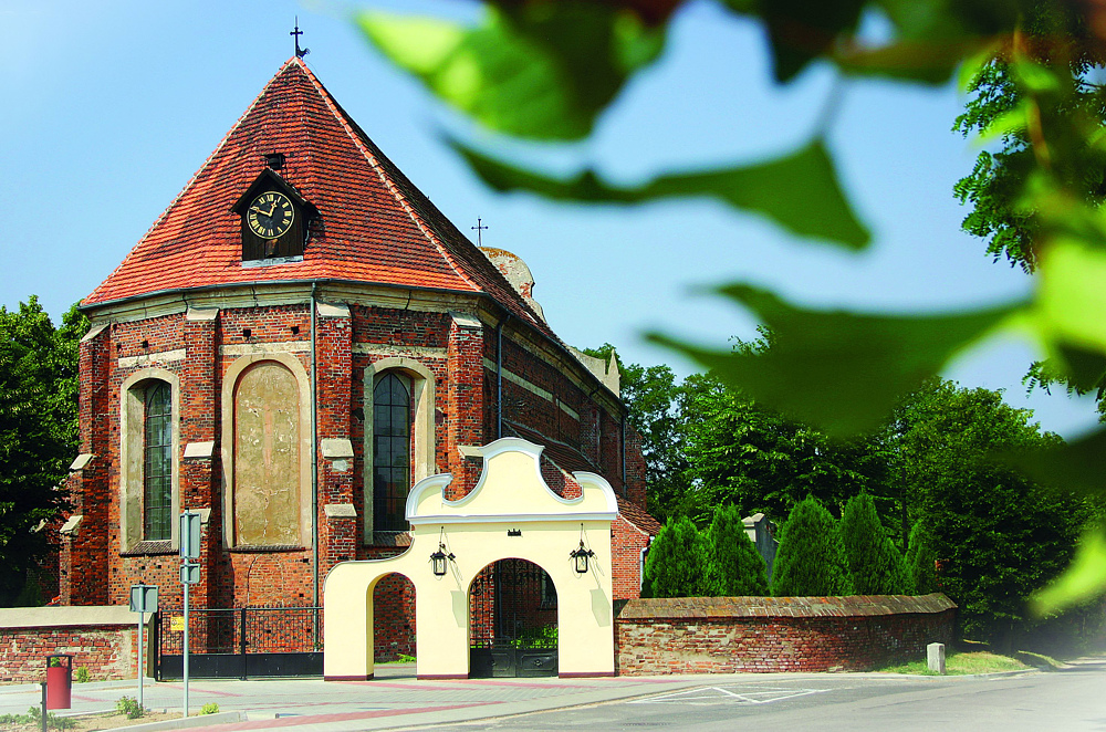 Kościół pw. św. Michała Archanioła w Dolsku